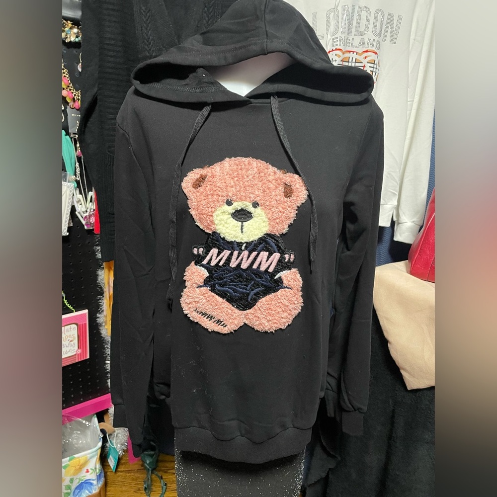 Beautiful hoodie sweater!! I have them in small medium and large sizes